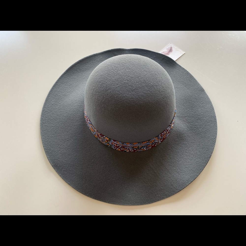Jessica Simpson hat. New with tags. Great for the summer